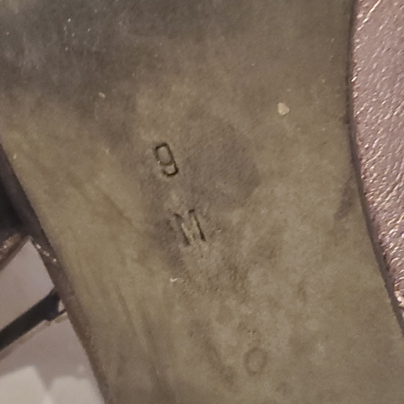 DONALD J PLINER- size 9M-Women ankle boot- leather-gold/metallic - Picture 9 of 10